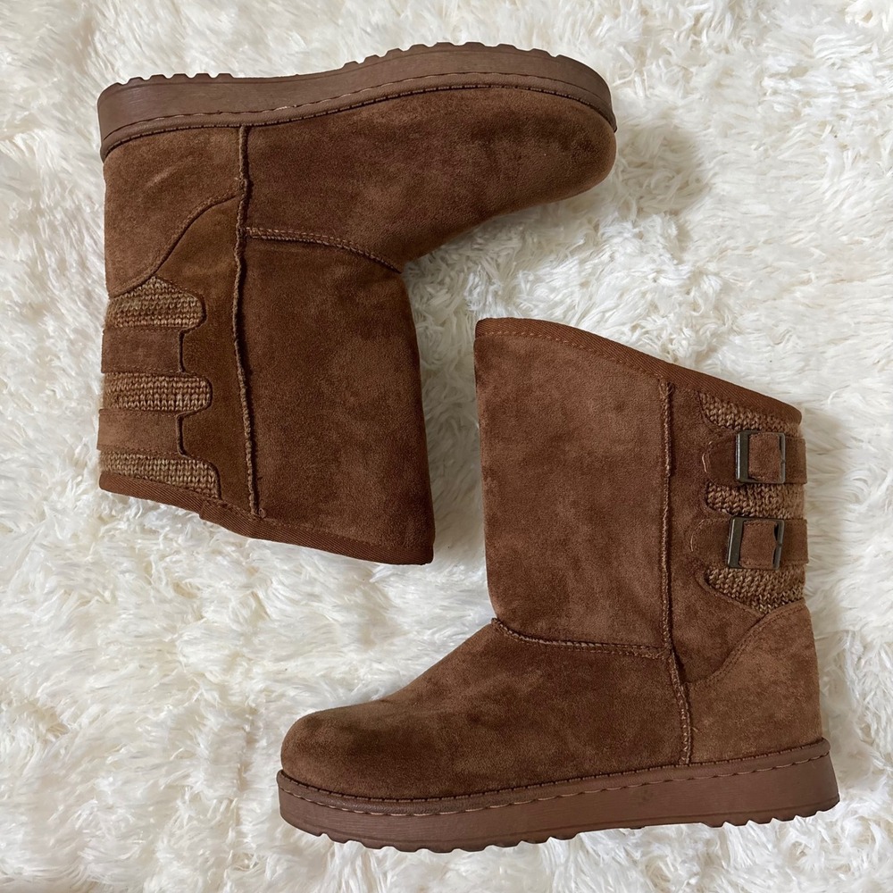 Chestnut Brown Faux Suede Winter Boots with Faux Fur Lining and Buckles Size 7